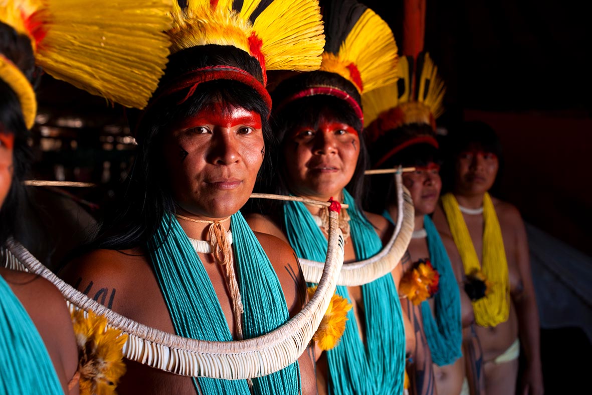 Mulheres indígenas lutam pela sobrevivência de seus povos e tradições